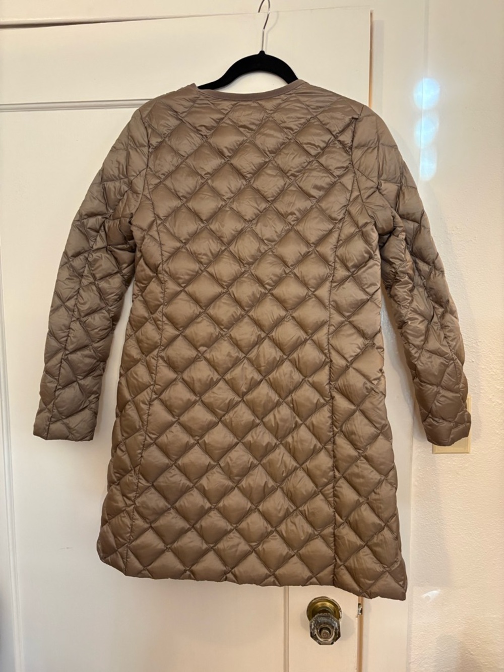 Uniqlo packable down jacket - Picture 2 of 4
